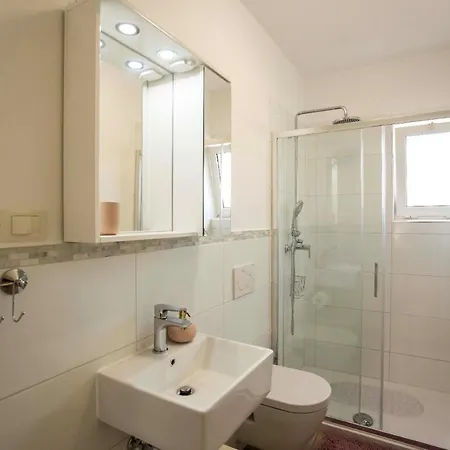 With Terrace And Parking شقة *