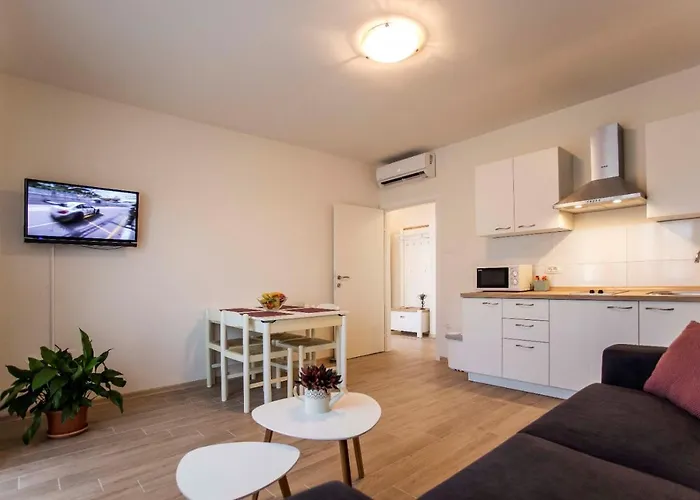 With Terrace And Parking Διαμέρισμα