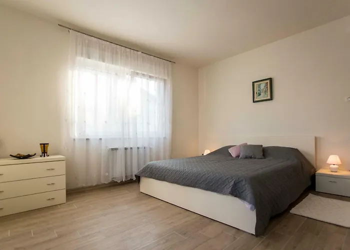 Διαμέρισμα With Terrace And Parking *