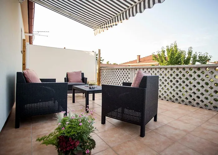 With Terrace And Parking Διαμέρισμα