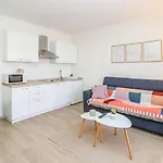 Lejlighed With Terrace And Parking