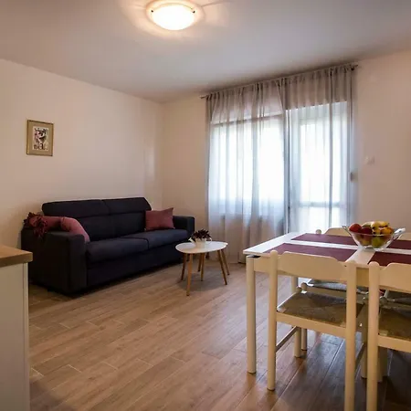 Apartamento With Terrace And Parking