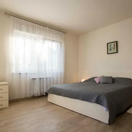 Apartment With Terrace And Parking *