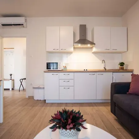 Apartment With Terrace And Parking Rovinj