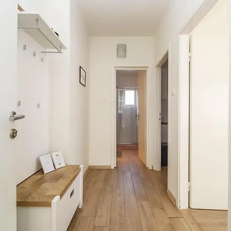 Apartman With Terrace And Parking *