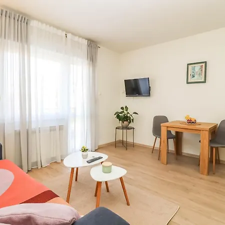 With Terrace And Parking Rovinj